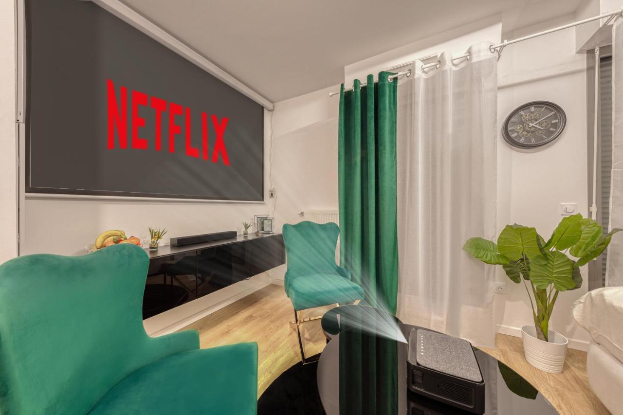 شقة Cinema Moon Luxury - Gare 3Min - Proche Paris ماسي المظهر الخارجي الصورة